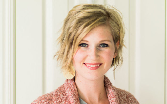 How to Style Short Hair with Waves